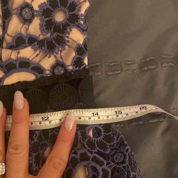 Dress - Picture 8 of 9